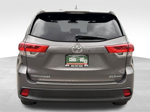 Used 2018 Toyota Highlander XLE w/ Protection Package #3 AWD/4WD image 8
