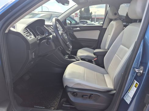 Used 2019 Volkswagen Tiguan SE w/ Panoramic Sunroof Package AWD/4WD image 16