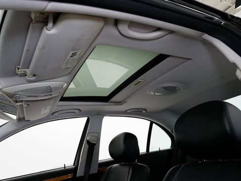 Used 2008 Mercedes-Benz E 350 4MATIC Sedan image 10