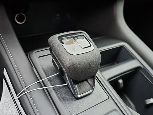 New 2025 Nissan Pathfinder S image 10