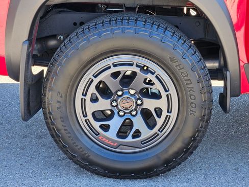 Used 2025 Nissan Frontier PRO-4X AWD/4WD image 12