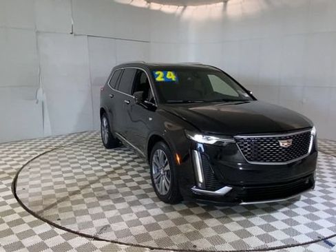 Used 2024 Cadillac XT6 Premium Luxury w/ LPO, Floor Liner Package FWD image 5