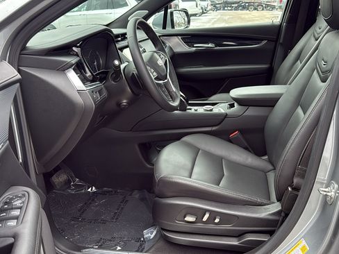Certified 2025 Cadillac XT5 Premium Luxury image 8