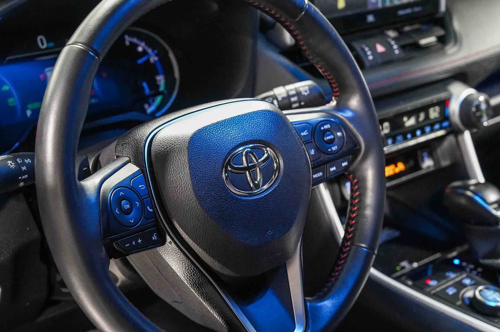 Certified 2021 Toyota RAV4 XSE w/ Weather Package AWD/4WD image 21