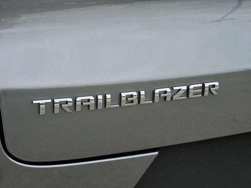 Used 2023 Chevrolet TrailBlazer LT FWD image 30