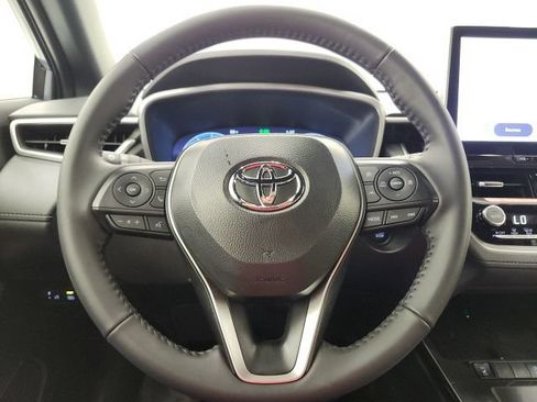 Used 2026 Toyota Corolla Cross XLE FWD image 57