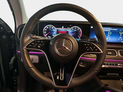 Used 2025 Mercedes-Benz GLS 450 4MATIC image 25