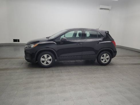Used 2020 Chevrolet Trax LS FWD image 2