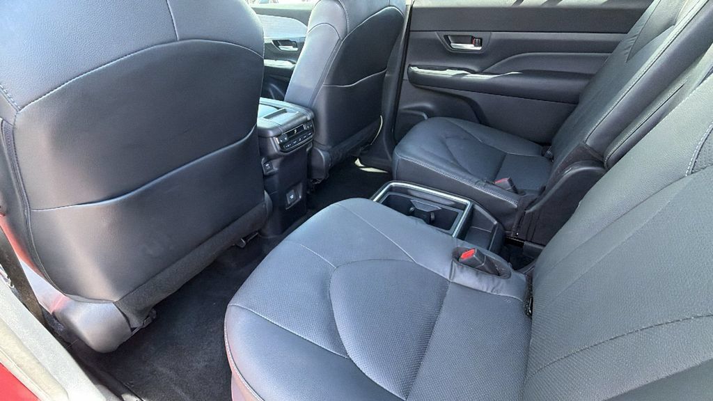 Used 2024 Toyota Grand Highlander AWD image 24