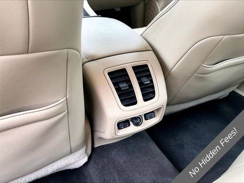 Used 2018 Ford Taurus Limited FWD image 31