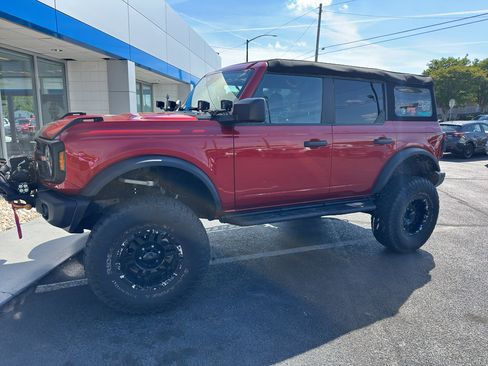 Used 2024 Ford Bronco Black Diamond AWD/4WD image 1