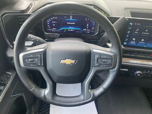 Used 2025 Chevrolet Silverado 1500 LT image 11