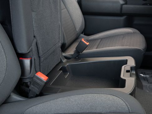 Used 2025 Chevrolet Silverado 1500 Custom image 34