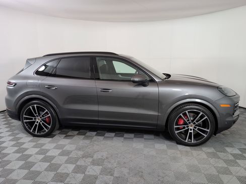 New 2025 Porsche Cayenne S image 9