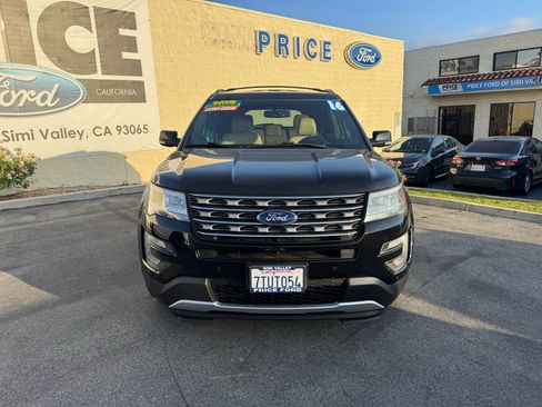 Used 2016 Ford Explorer XLT w/ Equipment Group 202A image 2