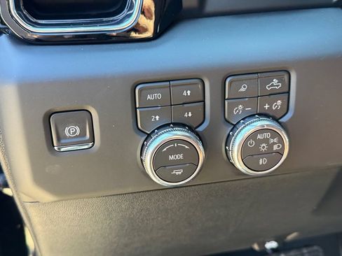 New 2026 GMC Sierra 1500 Denali Ultimate w/ LPO, Black Badging Package AWD/4WD image 14