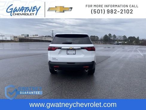 Used 2023 Chevrolet Traverse LS image 6