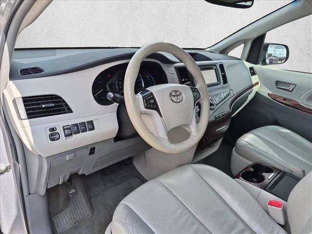 Used 2014 Toyota Sienna XLE FWD image 9