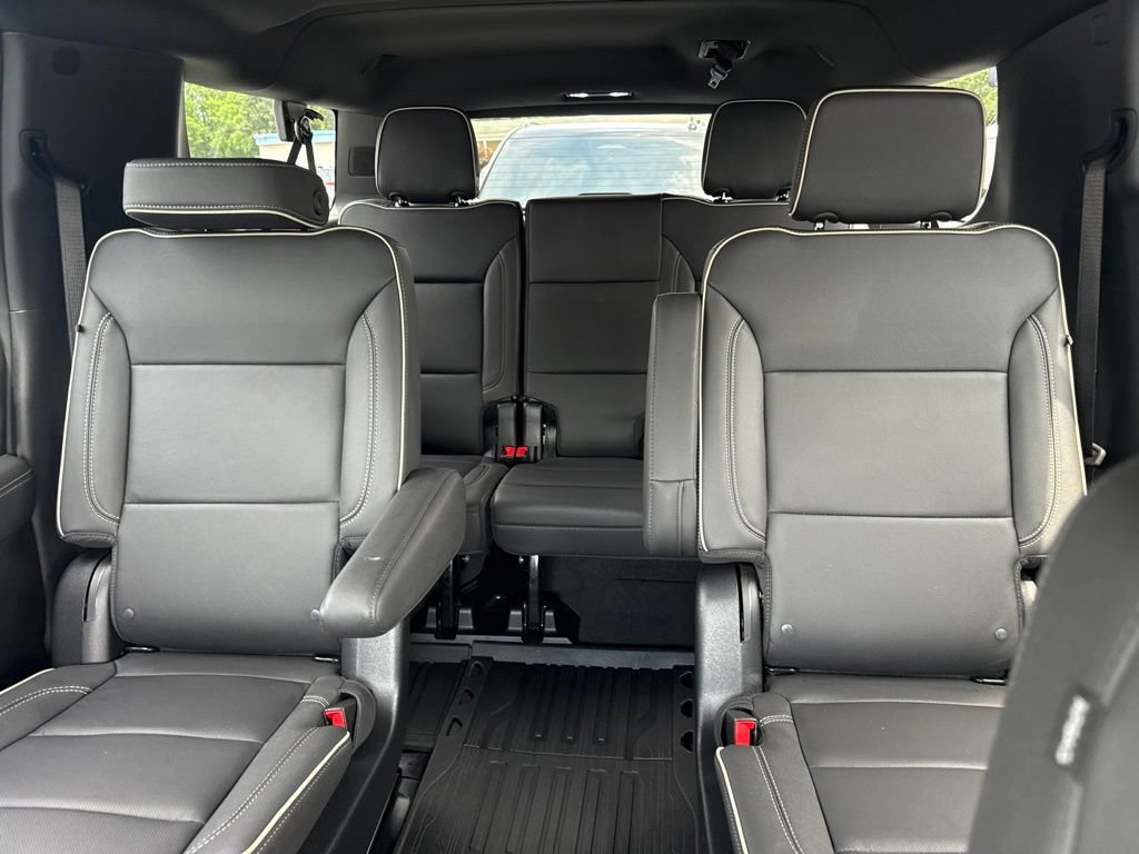 Used 2025 GMC Yukon XL Elevation w/ LPO, Yukon Black Package AWD/4WD image 4