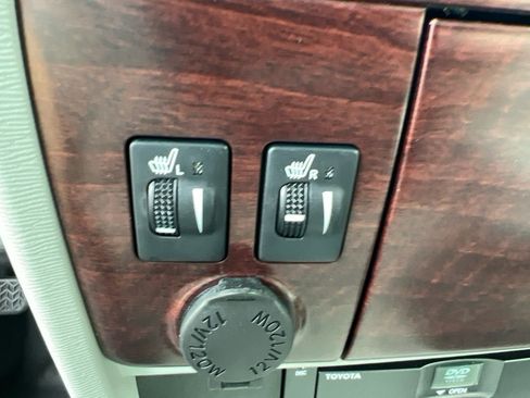 Used 2012 Toyota Sienna Limited w/ Premium Pkg image 17