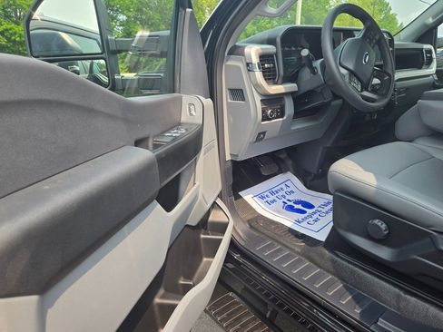 New 2026 Ford F250 XL w/ XL Off-Road Package image 6