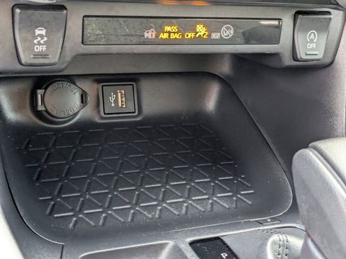 Used 2025 Toyota RAV4 XLE image 16