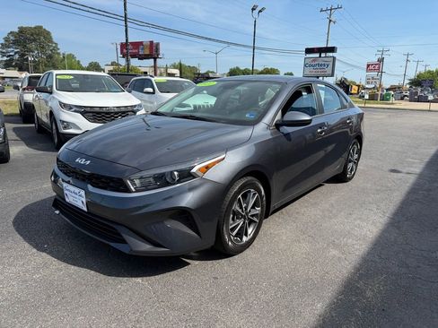 Used 2022 Kia Forte LXS FWD image 6