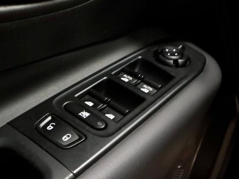 Used 2023 Jeep Renegade Latitude w/ Premium Group AWD/4WD image 26