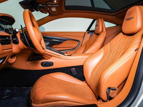 Used 2025 Aston Martin DB12 Coupe RWD image 20