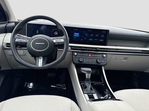 Certified 2026 Hyundai Tucson SE FWD image 21