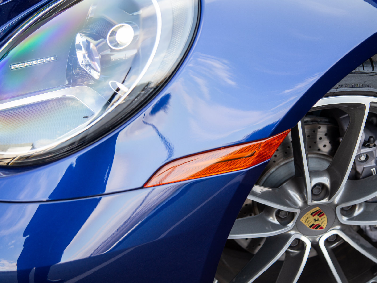 Certified 2024 Porsche 911 Carrera 4 AWD/4WD image 3