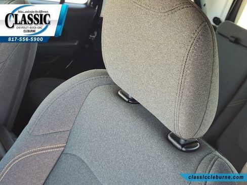 Used 2025 Jeep Wrangler Willys image 29