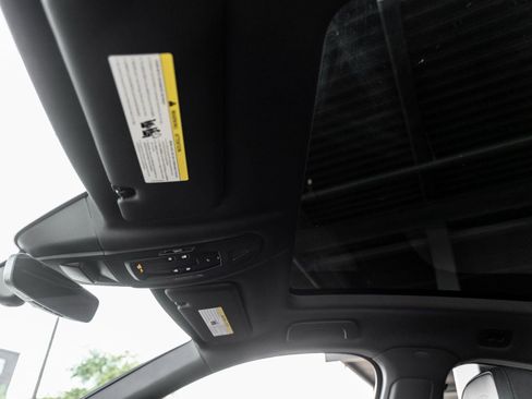 Certified 2025 Porsche Cayenne Coupe image 23