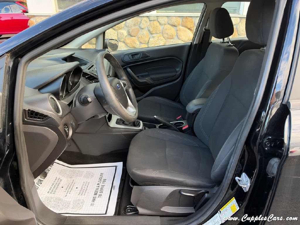 Used 2017 Ford Fiesta SE w/ Cold Weather Package FWD image 3