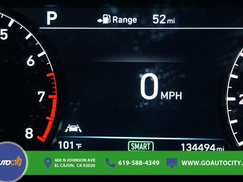 Used 2017 Genesis G90 3.3T Premium RWD image 3
