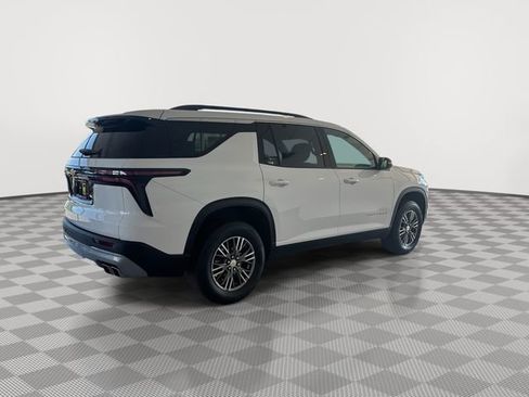 Certified 2025 Chevrolet Traverse LT image 11