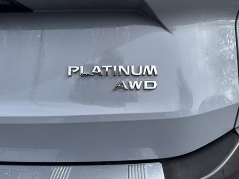 Used 2021 Nissan Rogue Platinum image 5