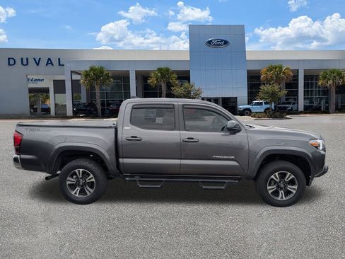 Used 2019 Toyota Tacoma SR5 image 3