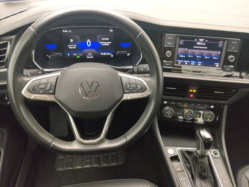 Used 2024 Volkswagen Jetta SE FWD image 22
