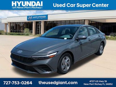 Used 2025 Hyundai Elantra SE