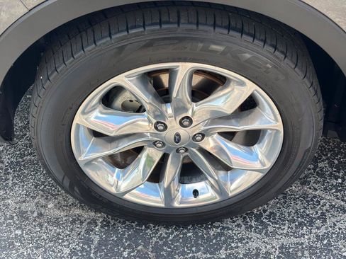 Used 2015 Ford Explorer XLT w/ Equipment Group 202A FWD image 9