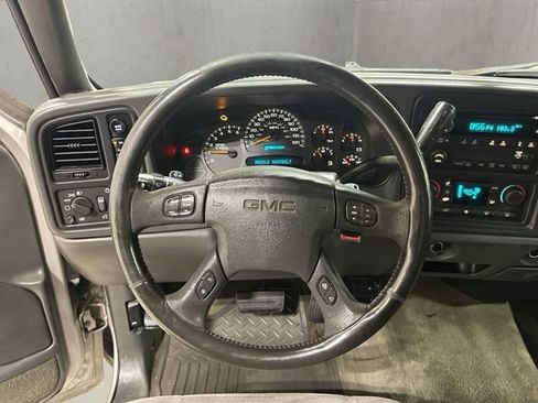 Used 2004 GMC Sierra 1500 SLE w/ Light Duty Power Package AWD/4WD image 14