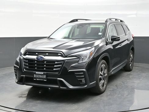 Used 2023 Subaru Ascent Limited image 2