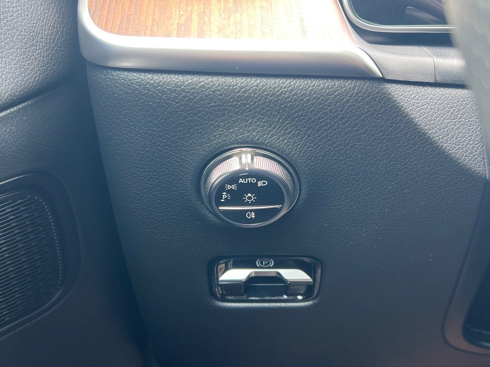 Certified 2026 Mercedes-Benz GLC 300 image 27