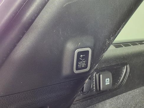 Used 2023 Jeep Grand Cherokee Overland AWD/4WD image 15