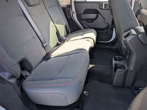 Used 2025 Jeep Wrangler Unlimited Rubicon image 28