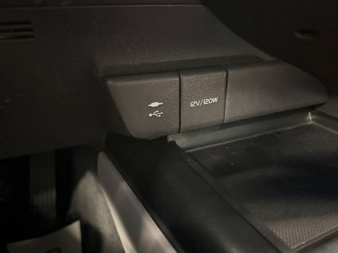 Used 2019 Toyota Camry SE image 15