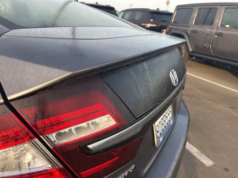 Used 2018 Honda Clarity Plug-In Hybrid image 4