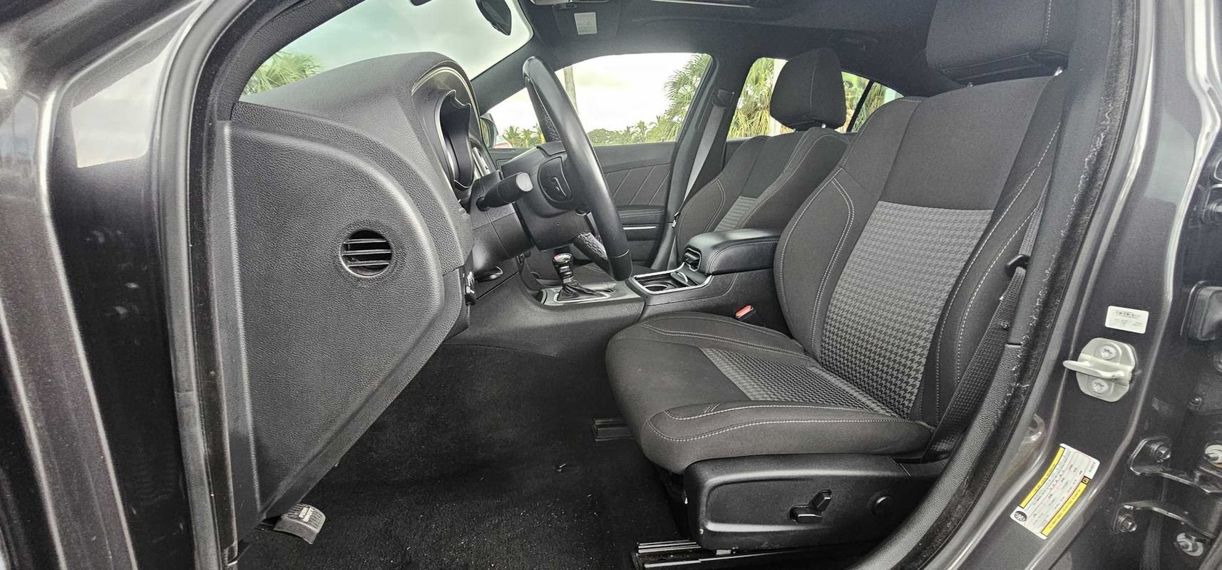 Used 2023 Dodge Charger SXT RWD image 13