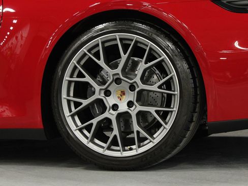 Certified 2025 Porsche 911 Carrera RWD image 31
